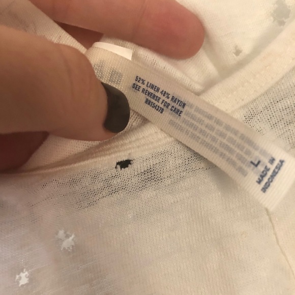 AERO X Sabrina Carpenter | Distressed Crop Top - Picture 6 of 6